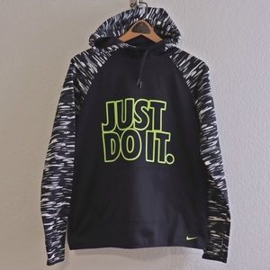 Nike Therma-Fit Black Camo Pullover Training Hoodie with Thumb Openings - Medium